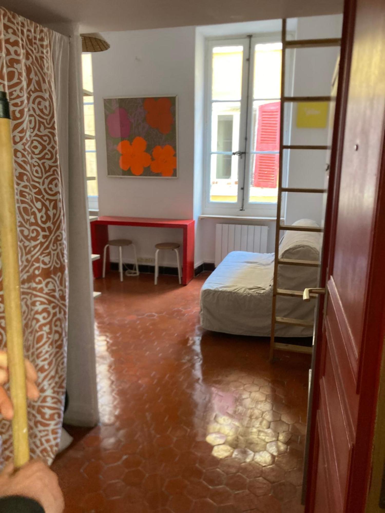 Les Petits Studios/mezzanine Du Panier Apartment